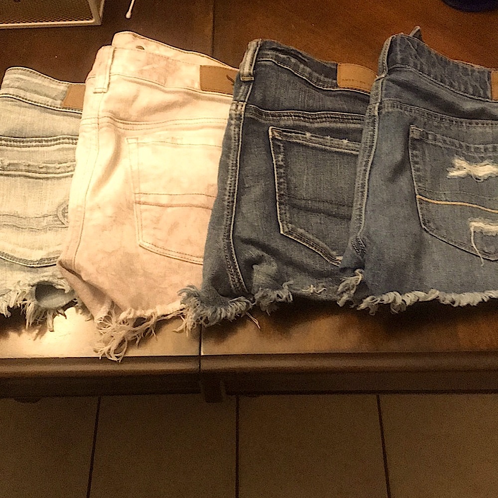 GET READY FOR SUMMER 4 PAIRS OF WOMENS SHORTS all for 20  GREAT DEAL !!!